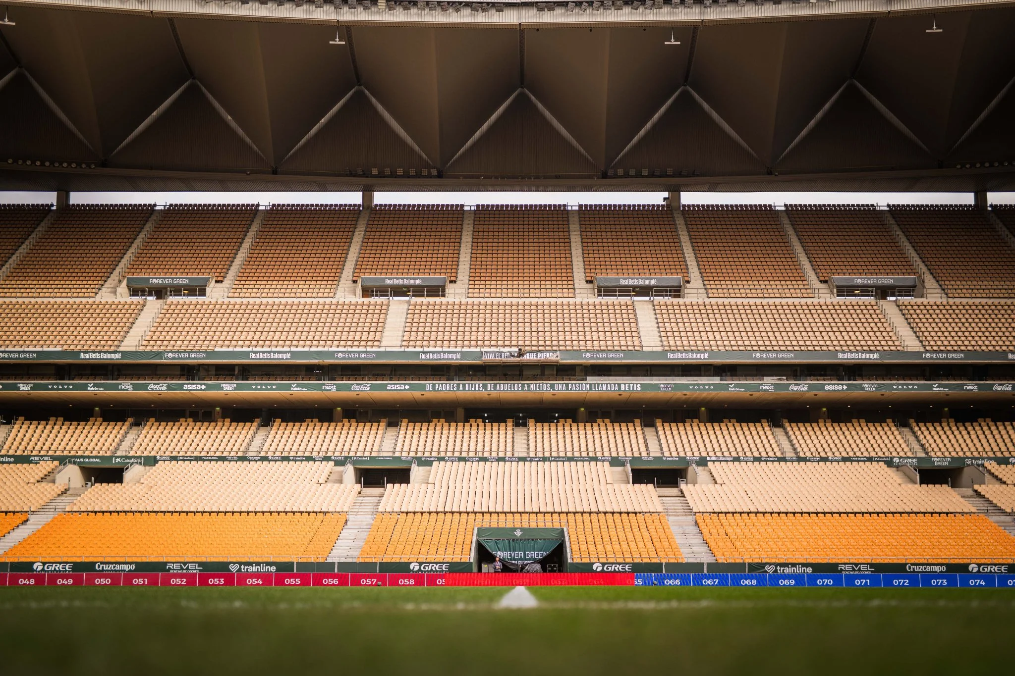 中国女足世界杯遗憾出局,王霜赛后采访令人深思